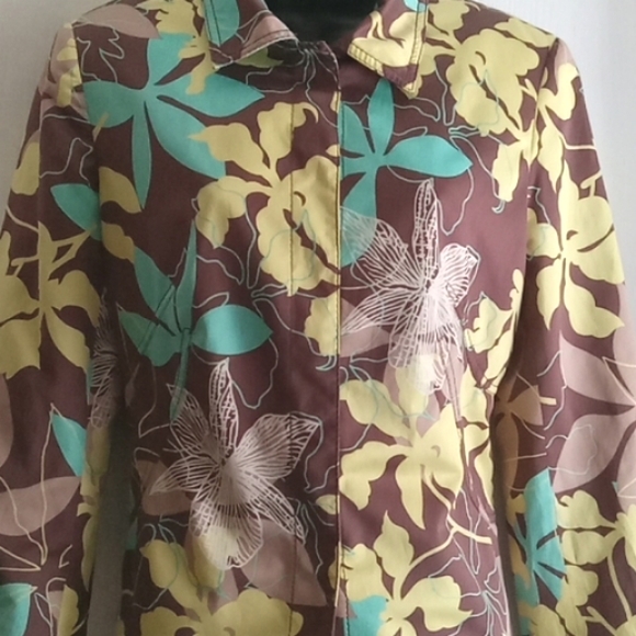 Bianca Nygard | Fashionable Floral Print Jacket - Picture 3 of 8